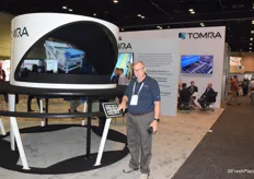 Hans Fors from Tomra with the hologram